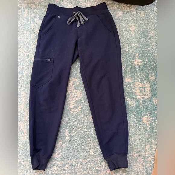 Figs scrub pants/joggers - Picture 1 of 2